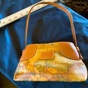 Worldly small purse